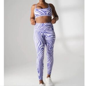 Stylish Purple Swirl Leggings